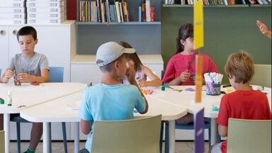 Domenica di laboratori creativi all'Hangar Bicocca: workshop, mostre e labirinti per tutte le età