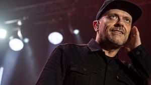 La festa degli 883 a Milano: Max Pezzali incontra i fan tra la Cadillac di 'Nord Sud Ovest Est' e i dj-set