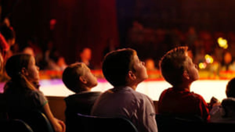 Spettacoli, circo e musica dal vivo a ingresso libero: torna la festa all'aperto al Teatro del Buratto