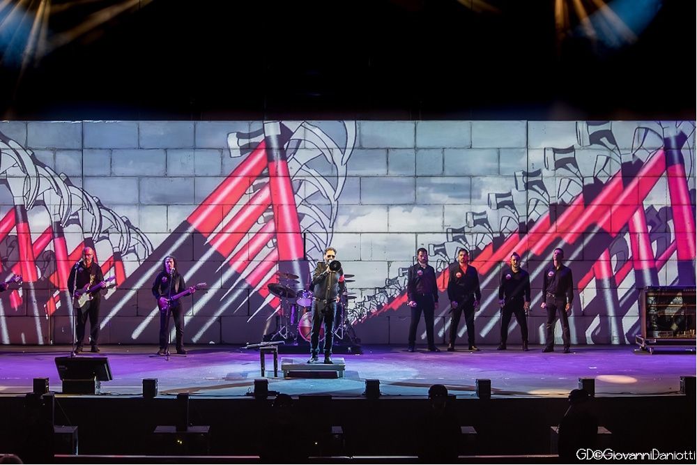 PINK FLOYD LEGEND PORTANO THE WALL AL TAM TEATRO ARCIMBOLDI DI MILANO