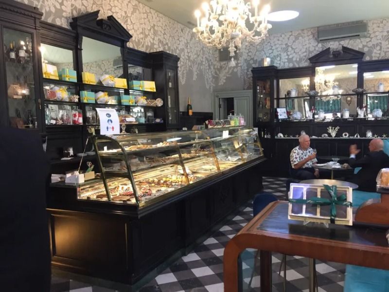 La famiglia Biffi e le pasticcerie storiche di Milano: un impero dolciario dimenticato
