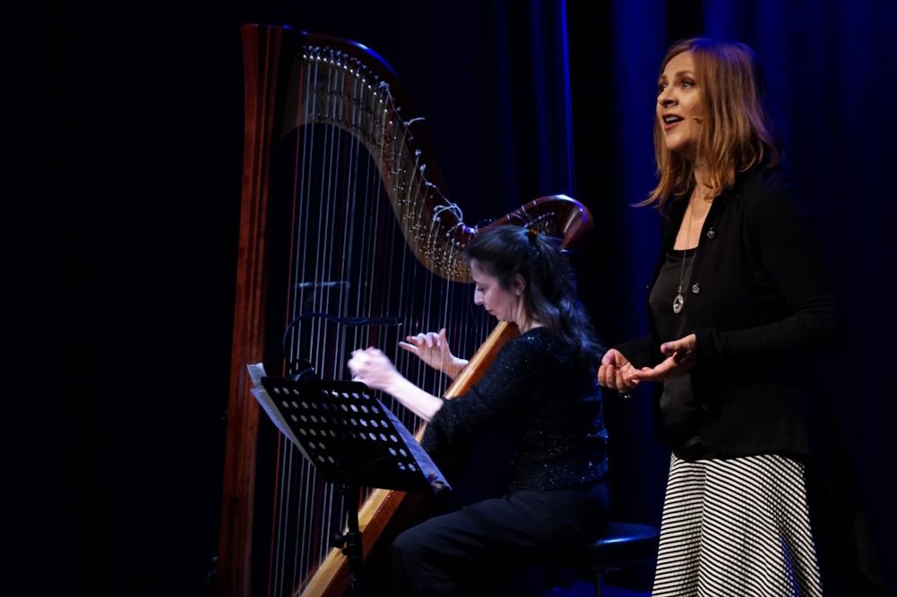 MARINA MASSIRONI RILEGGE L’“OTELLO” TRA IRONIA E ATTUALITÀ:  AL TEATRO OSCAR ARRIVA “MA CHE RAZZA DI OTELLO?”